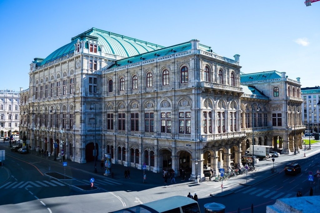 Going to the Opera in Vienna with Standing Tickets